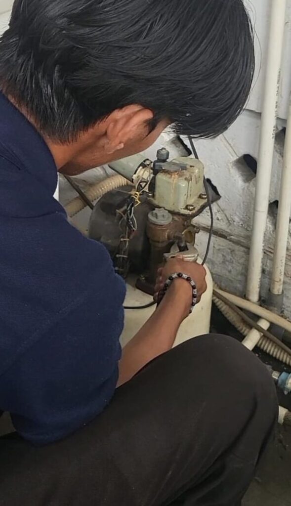 jasa pembersihan pipa Jabodetabek oleh teknisi profesional Water Pipe Cleaner