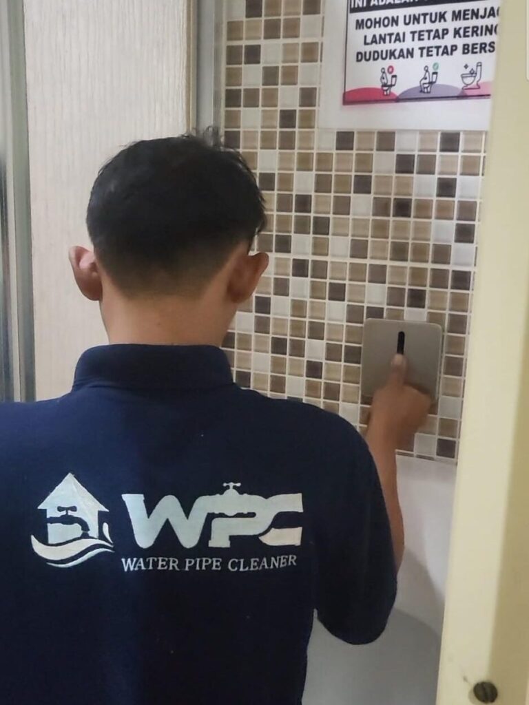 jasa pembersihan pipa Surabaya dengan kondisi pipa air kotor dan berkerak