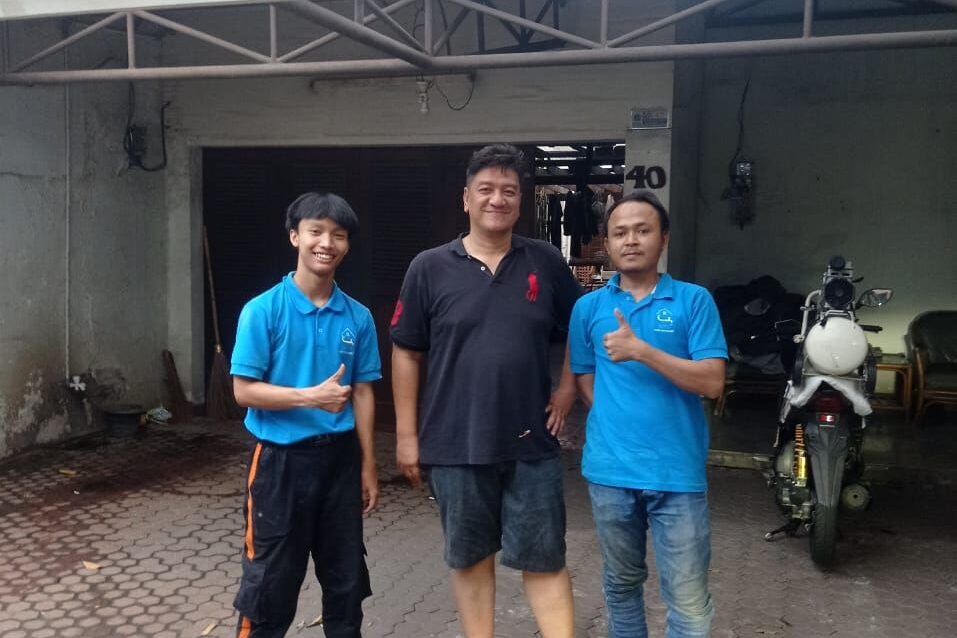 jasa pembersihan pipa Surabaya oleh teknisi profesional Water Pipe Cleaner